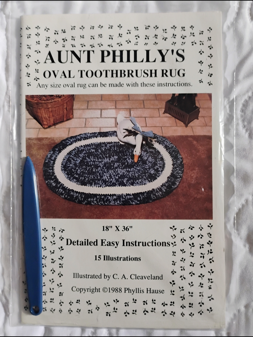 Oval Toothbrush Rug Pattern - Navy and White